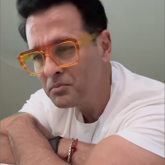 Rohit Roy wearing Robin in Citrus